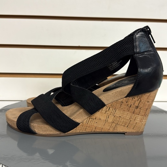 TOETOS Women's Solsoft Low Platform Wedges Size‎ 11 Black Zip Back - Picture 6 of 11